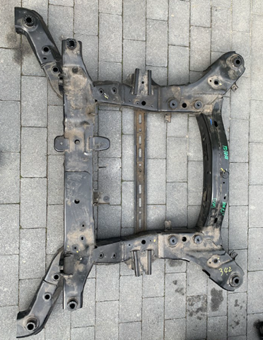 Передня балка 62400GI200 HYUNDAI