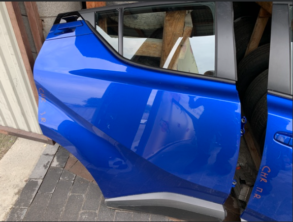 Двері пасажирські задні праві 67003F4050 TOYOTA