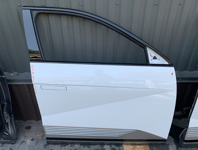 Дверка передня права 76004GI000 HYUNDAI