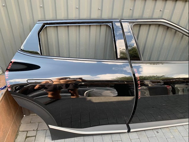 Двері пасажирські задні праві 77004CV000 HYUNDAI