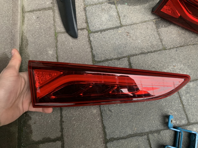 Задня ліва внутрішня фара 92403J9100 HYUNDAI
