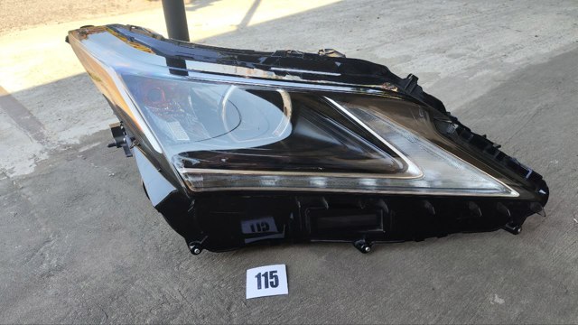 Основна фара - вставка 811100E260 TOYOTA