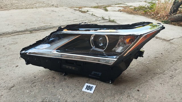 Фара 811500E270 TOYOTA