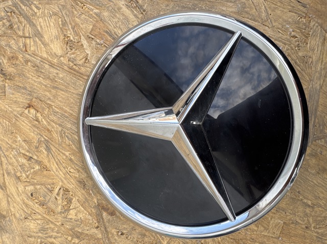 Кронштейн емблеми решітки радіатора A1778880101 MERCEDES