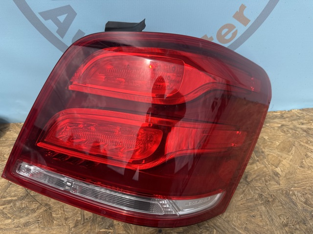 Задній правий стоп A2049060257 MERCEDES
