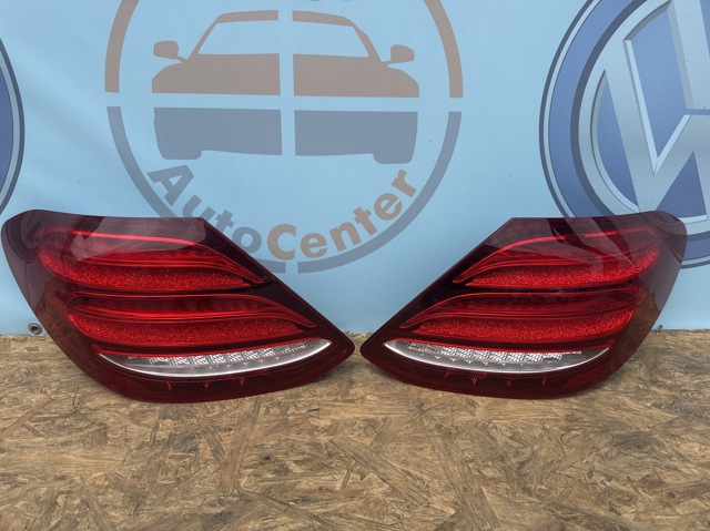 Задній правий стоп A2139068200 MERCEDES