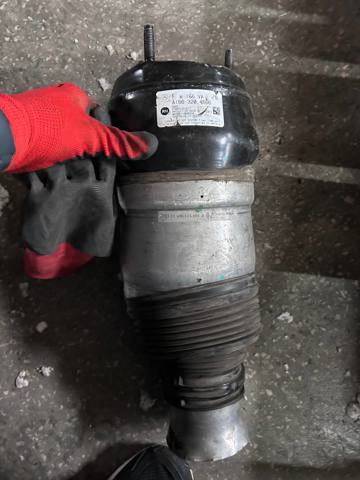 Амортизатор передньої підвіски A1663204666 MERCEDES