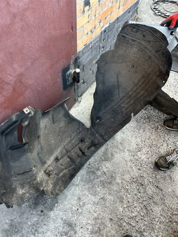 Підкрилок передній лівий A2226903102 MERCEDES