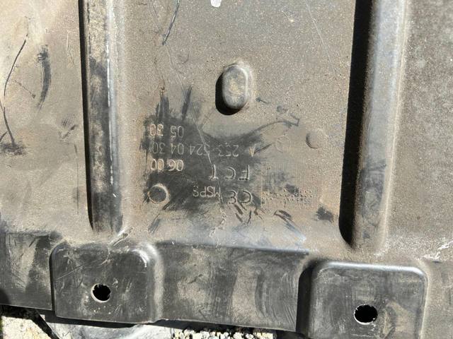 Захист двигуна задня A2535240430 MERCEDES