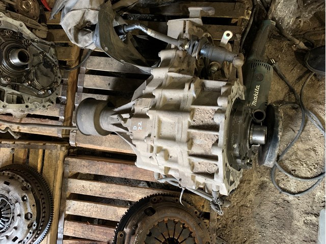 Міжосьовий диференціал 33100VK400 NISSAN