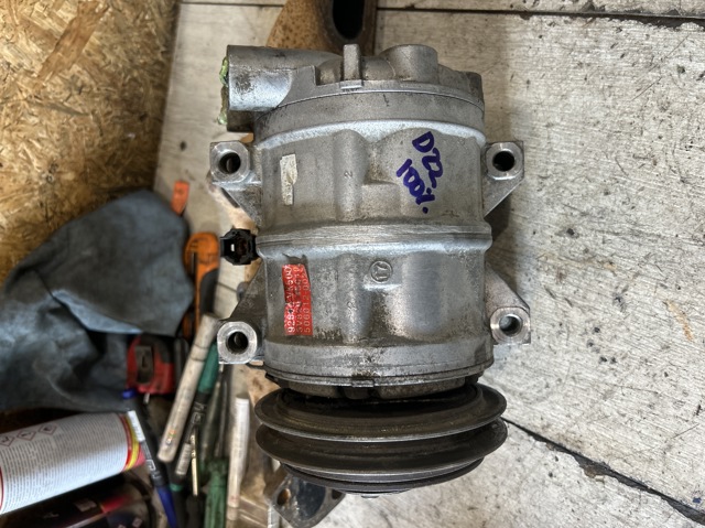 Насос кондиціонера 92600VK510 NISSAN