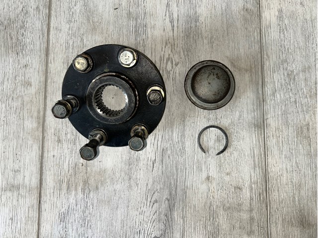 Фланець передньої маточини MB160942 MITSUBISHI
