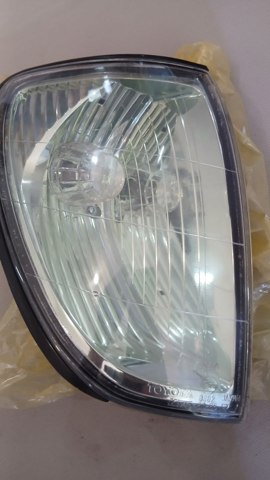 Покажчики повороту (передні) 8151060490 TOYOTA