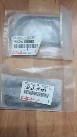 Молдинг переднього правого крила 7562305060 TOYOTA