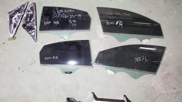 Скло пасажирських дверей 82420C2000 HYUNDAI