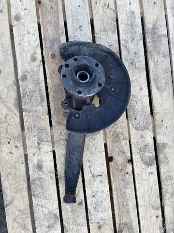 Цапфа поворотного кулака 7L0407258A VAG