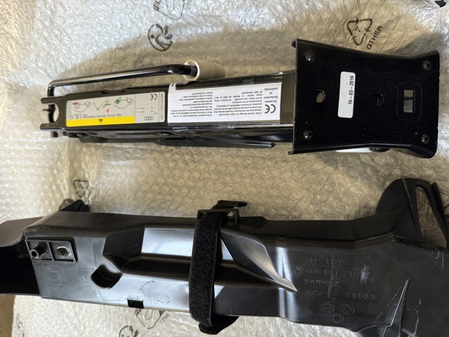 Домкрат автомобільний 4G0011031L VAG