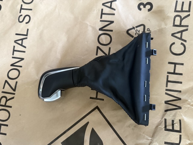 Рукоятка важеля КПП 4G1713139AG VAG