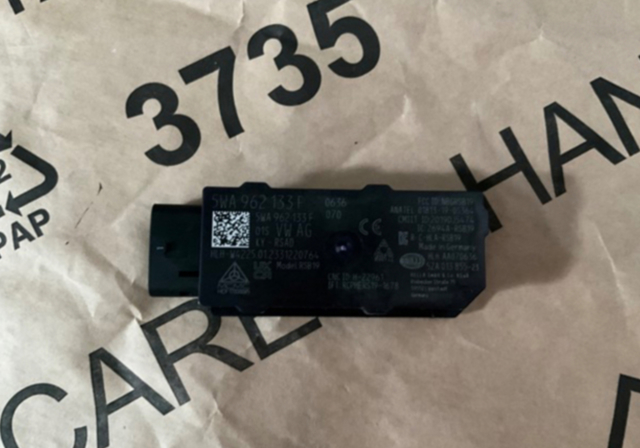 Антена 5WA962133F VAG