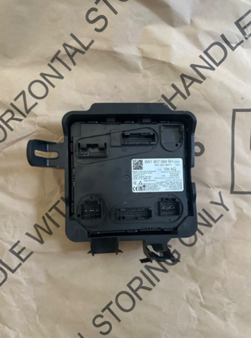 Блок комфорту 8W1907064BH VAG