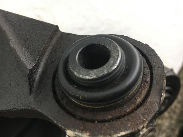 Кулак поворотний правий 28411AL06A SUBARU