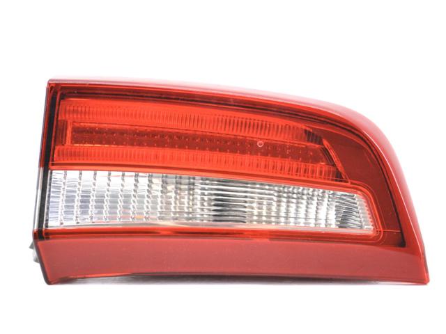 Задня ліва внутрішня фара 30796271 VOLVO