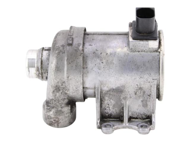 Насос охолоджуючої рідини 31368715 VOLVO