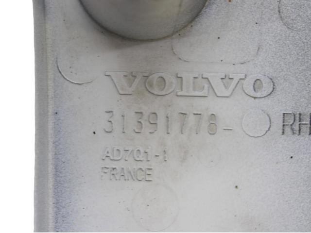 Кронштейн кріплення крила переднього правого, передній 31391778 VOLVO