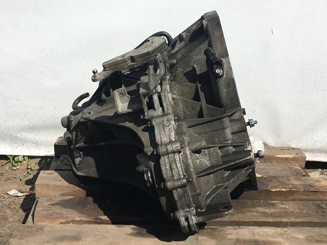 КПП в зборі 32010JD50A NISSAN