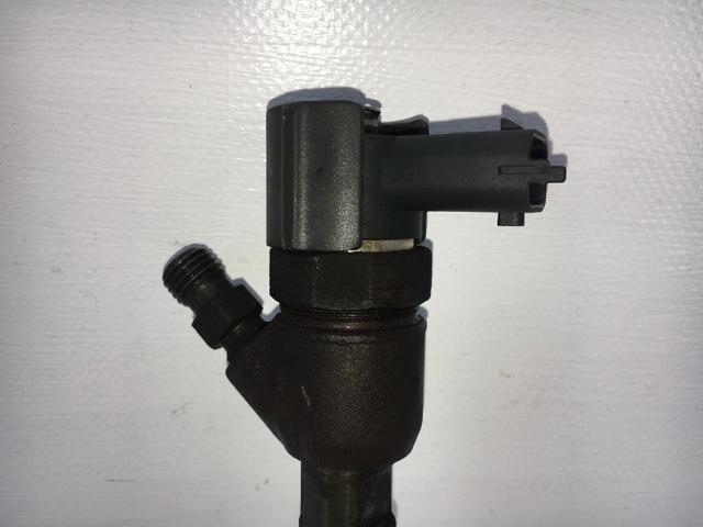 Форсунка інжектора 338002A800 HYUNDAI
