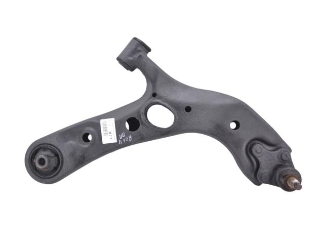 Правий важіль передній нижній підвіски 4806842050 TOYOTA