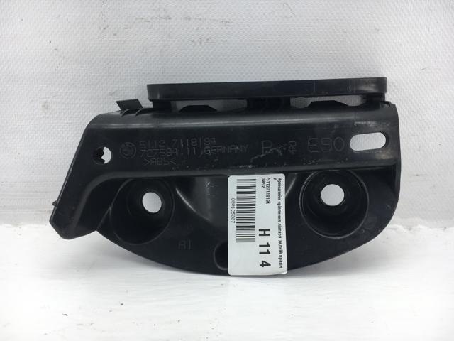 Кронштейн бампера заднього, правий 51127118194 BMW