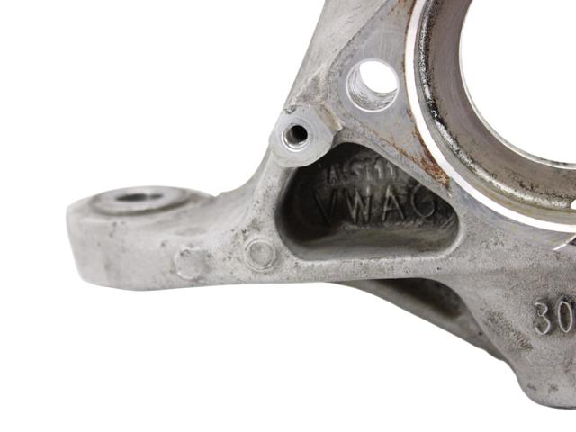 Цапфа поворотна права 5Q0407258A VAG