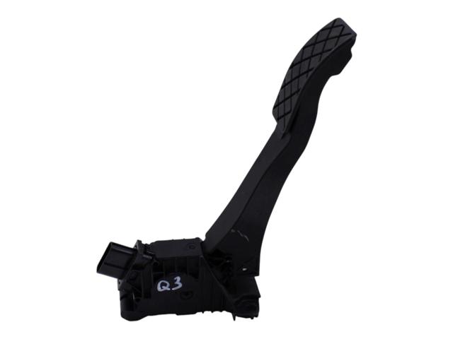 Підаль газу Ауді Ку 3