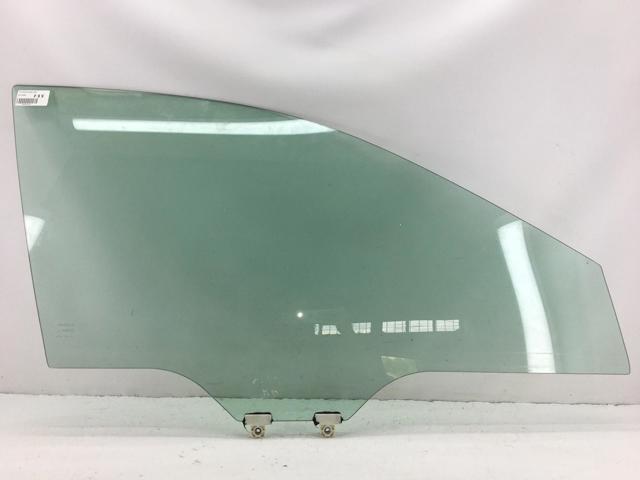 Скло передньої правої двері 61011AJ00A SUBARU