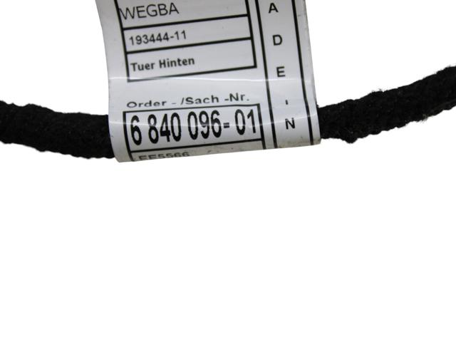 Електропроводка задніх дверей 61126812218 BMW