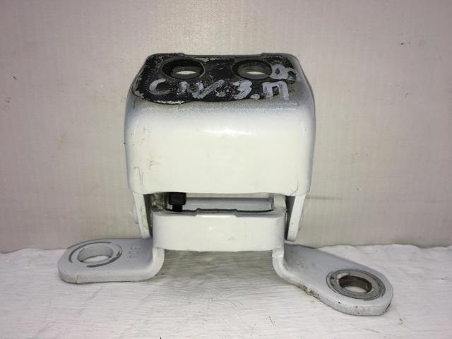 Петля передніх дверей, правих 67410T2FA02ZZ HONDA