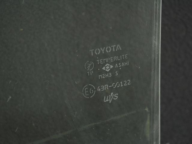 Вікно задніх дверей 6810342120 TOYOTA
