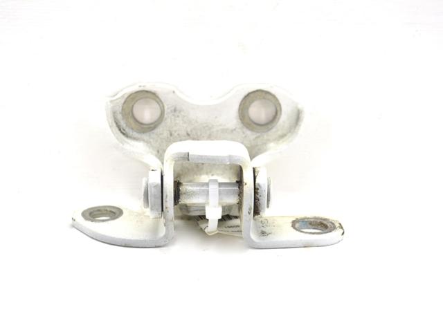Петля задніх дверей, правих 687500D061 TOYOTA