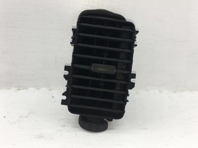 Решітка повітропровода ліва 68761EB31C NISSAN