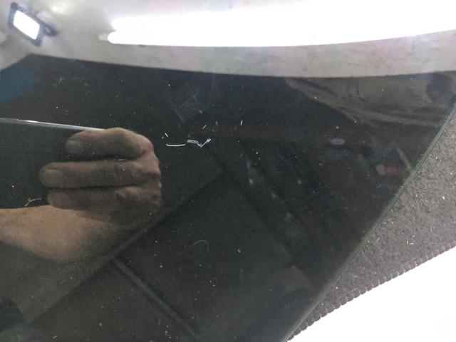 Скло водійських дверей 73350TZ3A00 HONDA