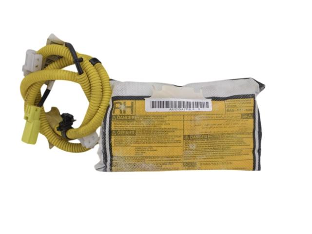 Подушка переднього сидіння 7391005050 TOYOTA