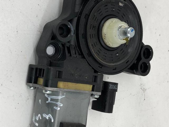 Моторчик склопідйомника двері задніх, правих 834602W000 HYUNDAI