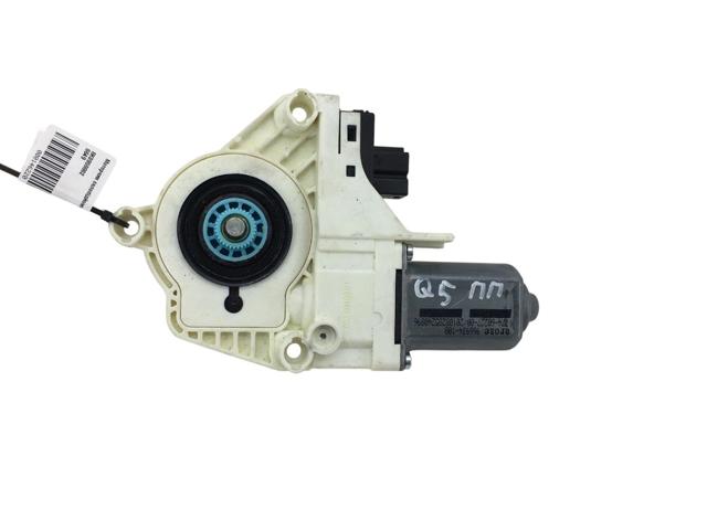 Двигун склопідіймача двері передньої, правої 8K0959802 VAG