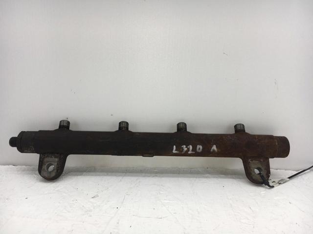 Розподільник палива (рампа), лівий LR005055 LAND ROVER