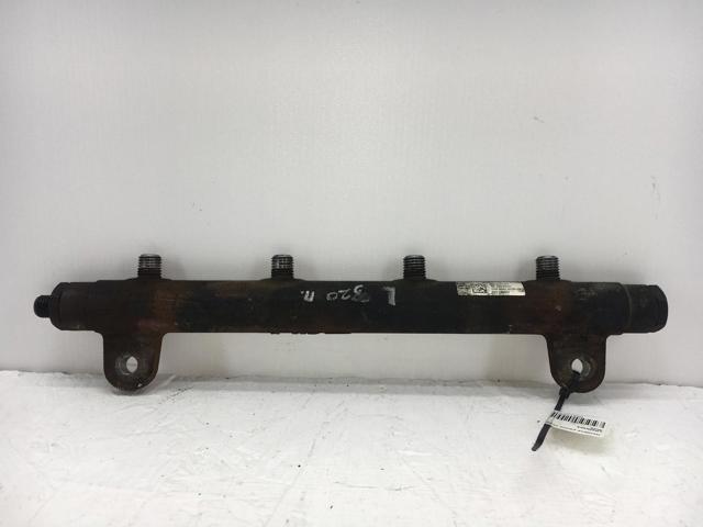 Розподільник палива (рампа), правий LR005056 LAND ROVER