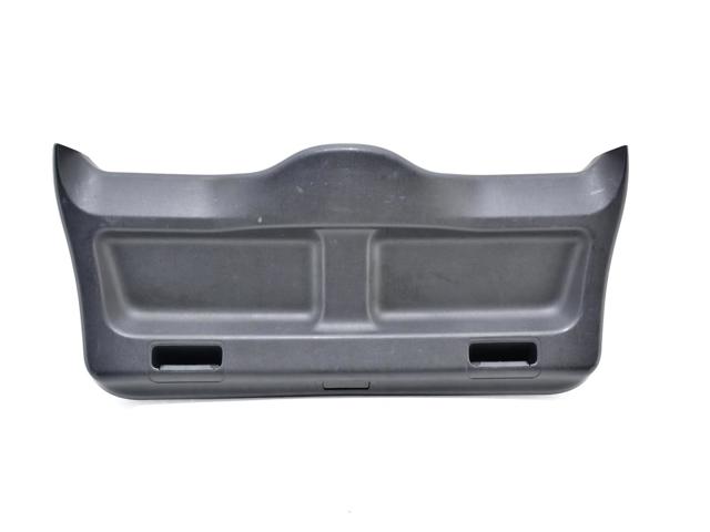 Пластик п'ятих дверей LR006732 LAND ROVER