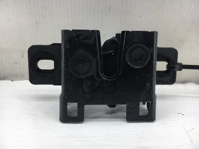 Замок кришки капота LR007600 LAND ROVER