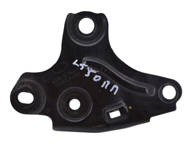 Кронштейн подушки (опори) двигуна, правої LR024733 LAND ROVER