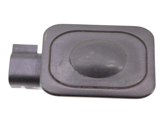 Кнопка приводу замка 3/5 дверей (ляди) / кришки багажника LR029038 LAND ROVER